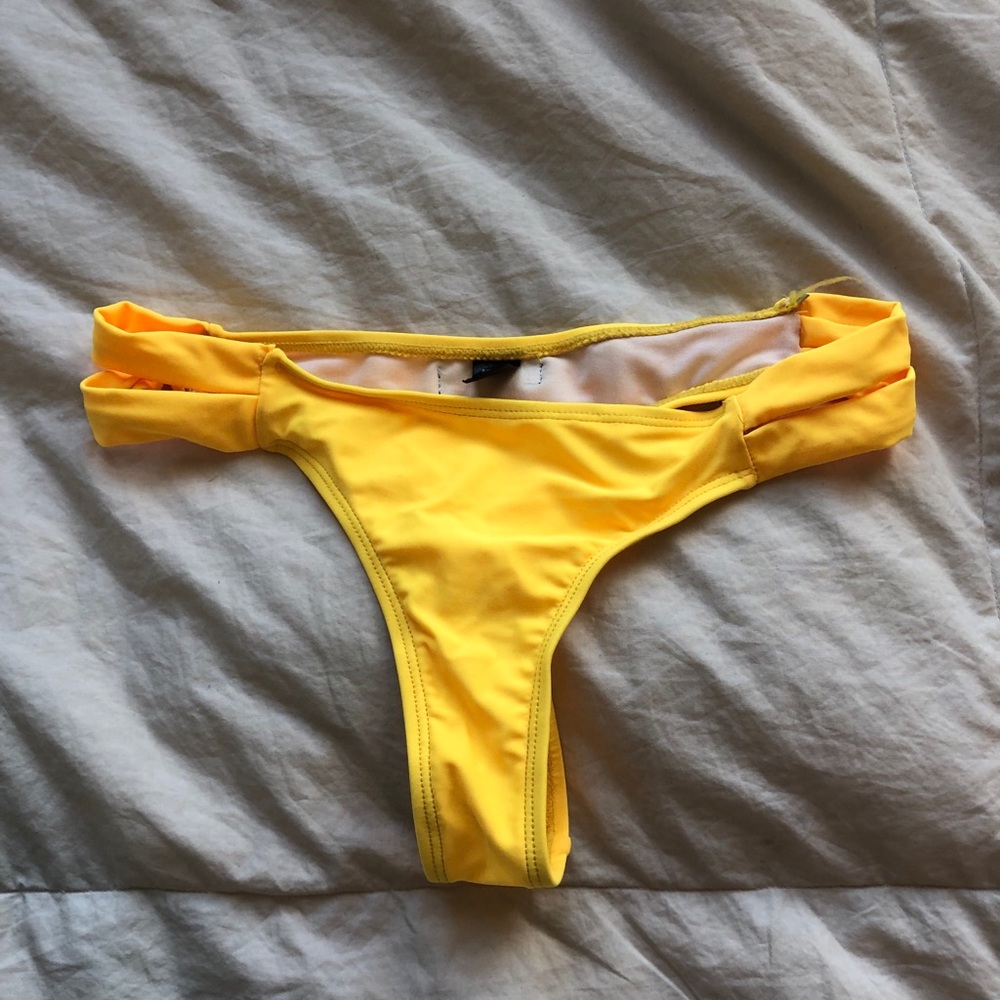 Boutine LA cheeky 2 strap yellow bikini bottoms